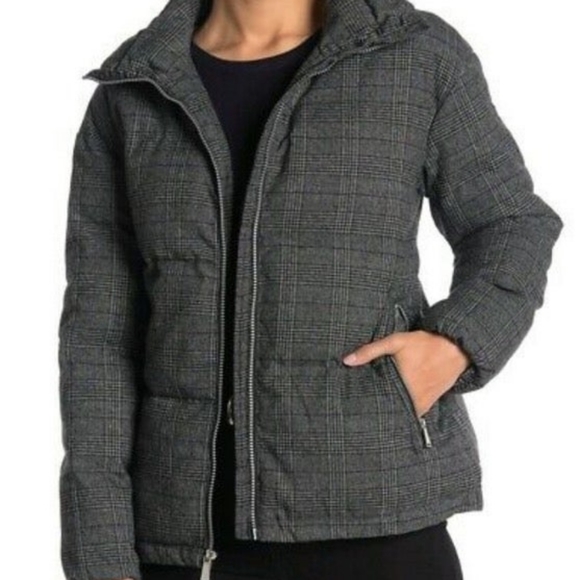 New BCBGeneration plaid puffer coat - Picture 1 of 7